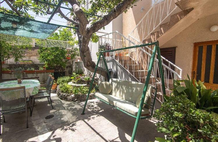 Apartmani Marko Макарска Екстериор снимка